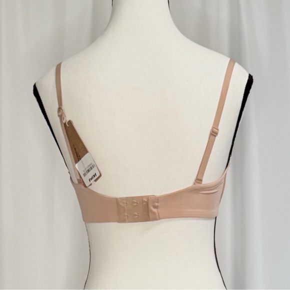 Skims Smoothing Intimates Unlined Bra in Clay. Size 34C - Picture 5 of 7